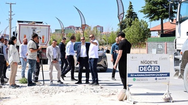 Niğde'de sıcak asfalt serimi hızlandı
