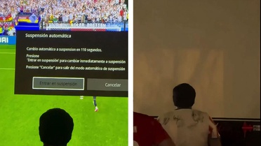 Torunlarına bile anlatabilecekleri tarihi olaya şahit olurken televizyon uyku moduna girdi