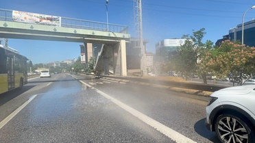 Üsküdar'da Su Borusu Patladı