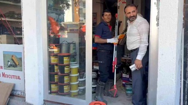 Adilcevaz'da iş yerine giren yılan ekipleri harekete geçirdi