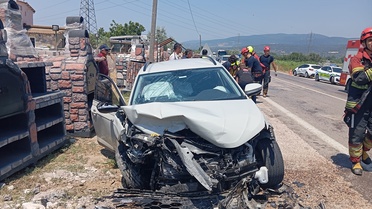 Erdek'te Trafik Kazası: 1 Ölü, 2 Yaralı
