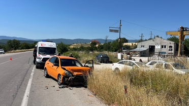 Boyabat'ta Otomobil Çarpışması: 1 Yaralı