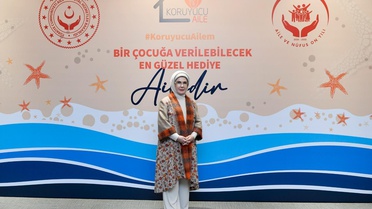 Emine Erdoğan'dan 'koruyucu aile' vurgusu: Evlerimizin kapısını bu evlatlarımıza açalım