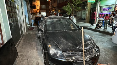 Fatih'te Beton Parçaları Sokakta Tehlike Yarattı
