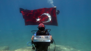 Dalgıçlar, Denizcilik Bayramı'nı Kutladı