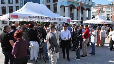 Kütahya'da binlere aşure ikramı