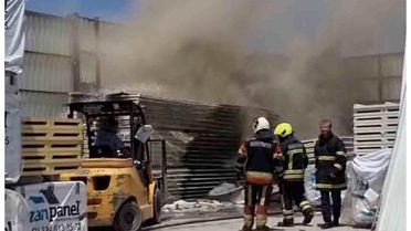 Tarsus'ta depo yangını