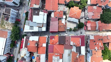 Uşak'ta Kurtuluş ve Yeşil Karaağaç mahallelerinde zemin taşları yenileniyor
