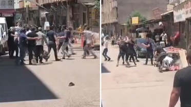 Şanlıurfa'da taşlı-sopalı kavga kamerada