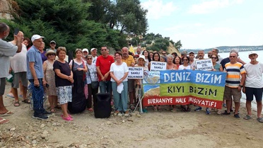 Balıkesir'de vatandaşlar kıyı işgaline tepki gösterdi