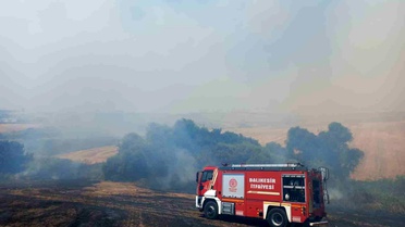 Bandırma'da 4 ayrı noktada başlayan arazi yangını söndürüldü