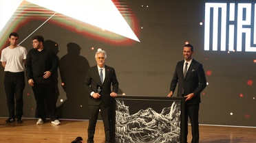 Tamer Karadağlı'ya Turizm Elçisi Ödülü