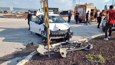 Domaniç'te Trafik Kazası: 2 Yaralı