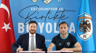 Erzurumspor FK'dan İmzalar
