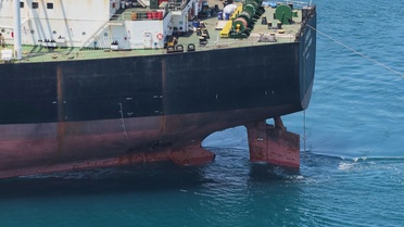 Rusya'dan kaçan petrol gemisi İstanbul Boğazı'ndan geçti