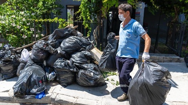 Mersin'den 5 Kamyon Çöp Çıkarıldı