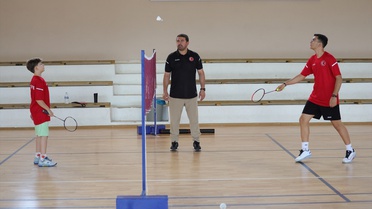 Badminton Aşkıyla Yetişen Danacı Ailesi