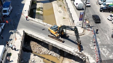 Ordu'da sağanak sonrası taşkın riski bulunan derede güvenli köprü çalışması