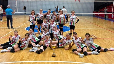 Tavşanlı Linyitspor Mini Kız Voleybolda Şampiyon