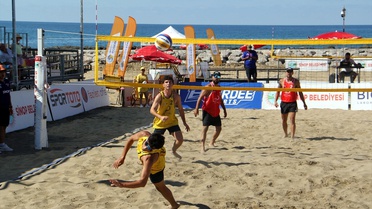 Sinop'ta Uluslararası Voleybol Turnuvası Başladı