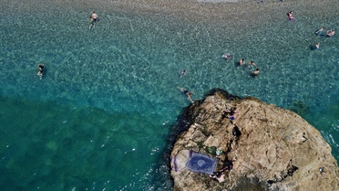 Antalya'da Sıcak Hava Turistleri Çekiyor