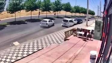 Diyarbakır'da 4 Araçlı Kaza