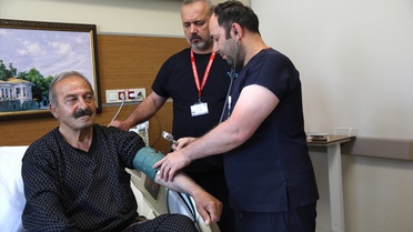 70 Yaşındaki Kadın Fıtık Ameliyatıyla Sağlığına Kavuştu