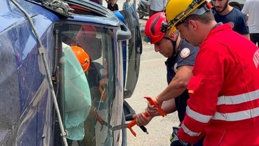 Hatay'da Takla Atan Araçta Sürücü Yaralandı