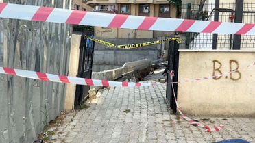Küçükçekmece'de inşaat temelindeki göçük paniğe neden oldu