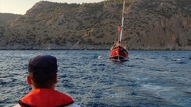 Muğla'da Sürüklenen Yat Kurtarıldı