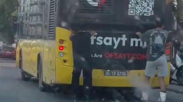 Pendik'te Patenle Otobüse Tutunma Anları