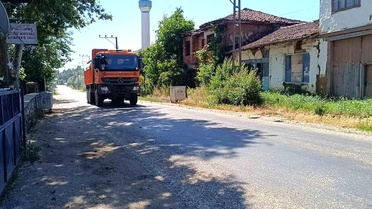 Bilecik'te Sıcak Hava Asfaltı Eritti