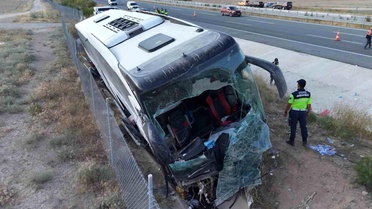 Niğde-Ankara Otoyolunda Feci Kaza: 1 Ölü, 44 Yaralı