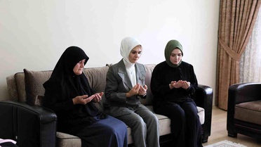 Bakan Göktaş, şehit annesini evinde ziyaret etti