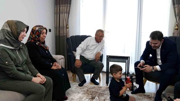 Dede Abdullah Çelik'e Bakan Kurum'dan Ziyaret