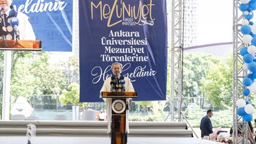 Depremin 248. saatinde kurtarılan Aleyna Ölmez mezun oldu