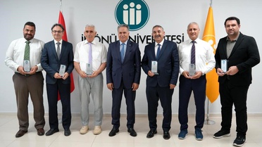 İnönü Üniversitesi'nde Başarılar Ödüllendirildi