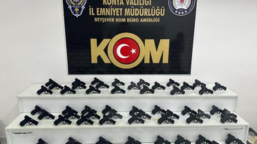 Konya'da 70 ruhsatsız tabanca ele geçirildi