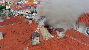 Kütahya'da Yıldırım Yangın Çıkardı