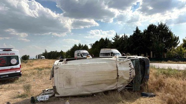 Ereğli'de Minibüs Devrildi, 17 Yaralı