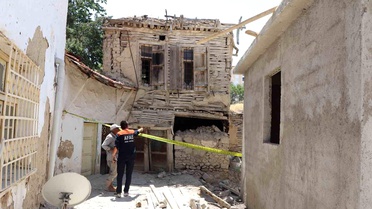 Karaman'da duvarı yıkılan metruk ev için önlem alındı
