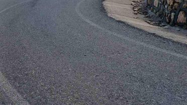 Kurtalan'da Kamyonet Devrildi: 3 Yaralı