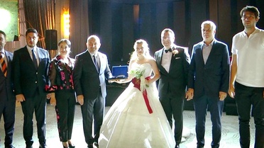 AK Parti'den Düğün Katılımı