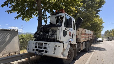 Kestel'de Kamyon Kazası: 3 Yaralı