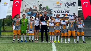 Erzincan Kız Futbol Takımı Türkiye Şampiyonu