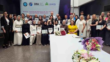Bursa'da Moda Tasarımcıları Sertifika Aldı