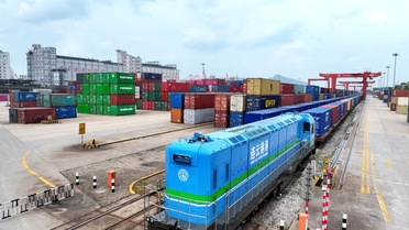 Lianyungang'dan 8.000'inci Yük Treni