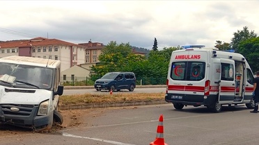 Taşova'da Minibüs Kaza Yaptı: 4 Yaralı
