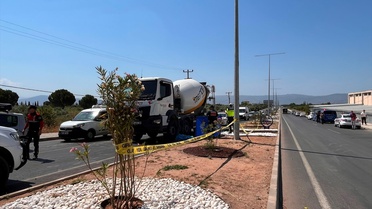 Beton Mikseri Yayaya Çarptı: 70 Yaşındaki Adam Hayatını Kaybetti