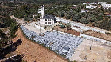 Çamlık Cami Önü Meydanı düzenleniyor